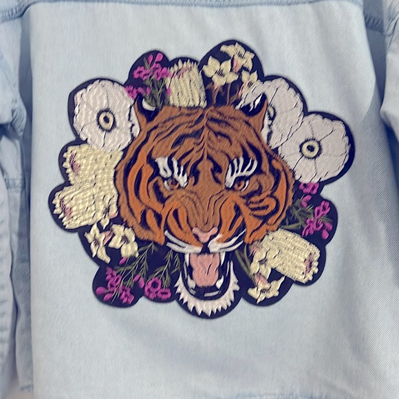 Oversized Jean jacket with embroidered flowers and tiger on back - Picture 2 of 3